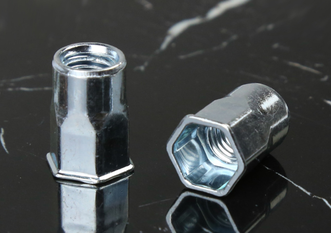 С��ͷ�������ǣ�Ӣ�꣩